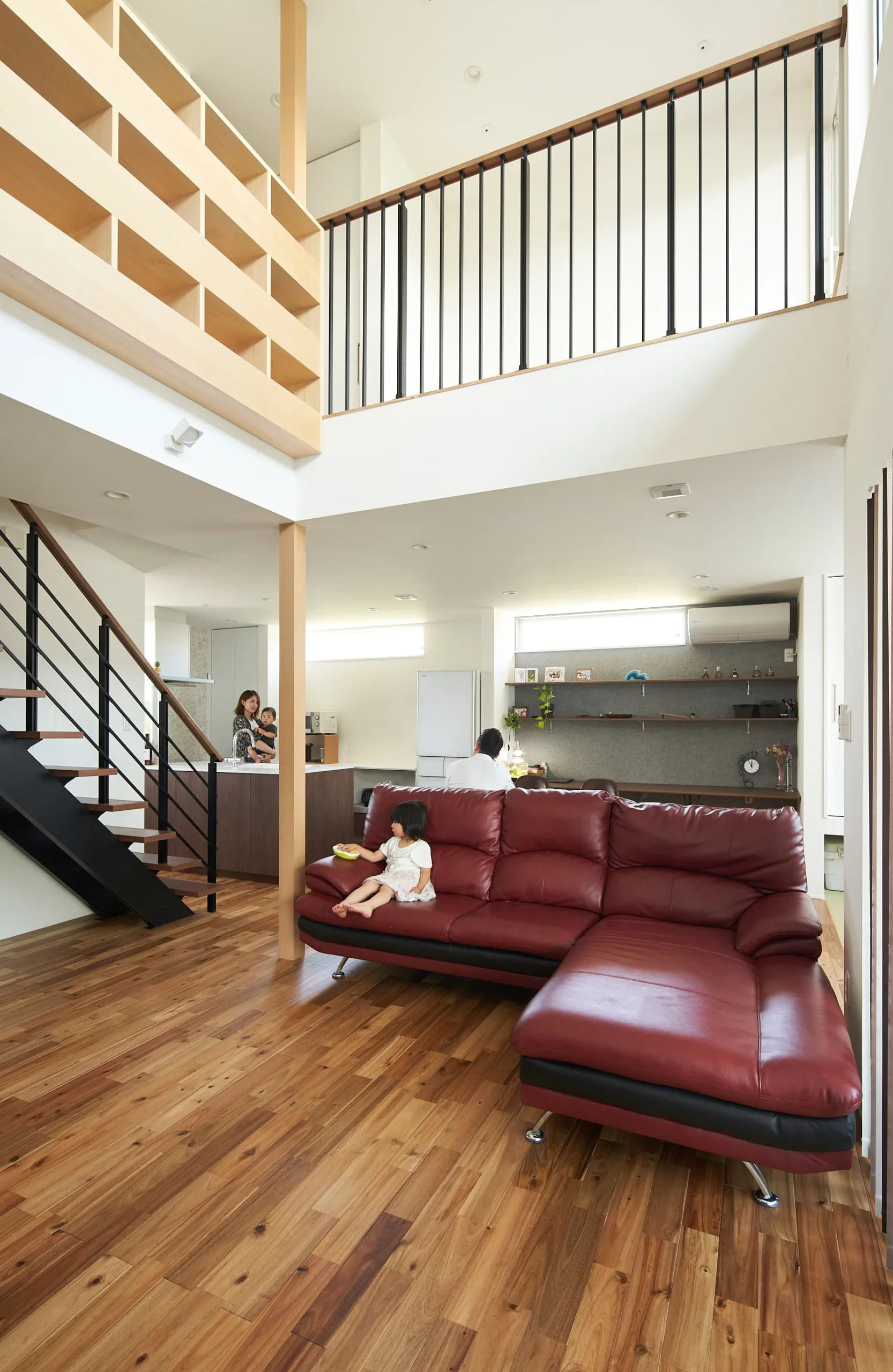 家族でくつろぐ開放的なLDK