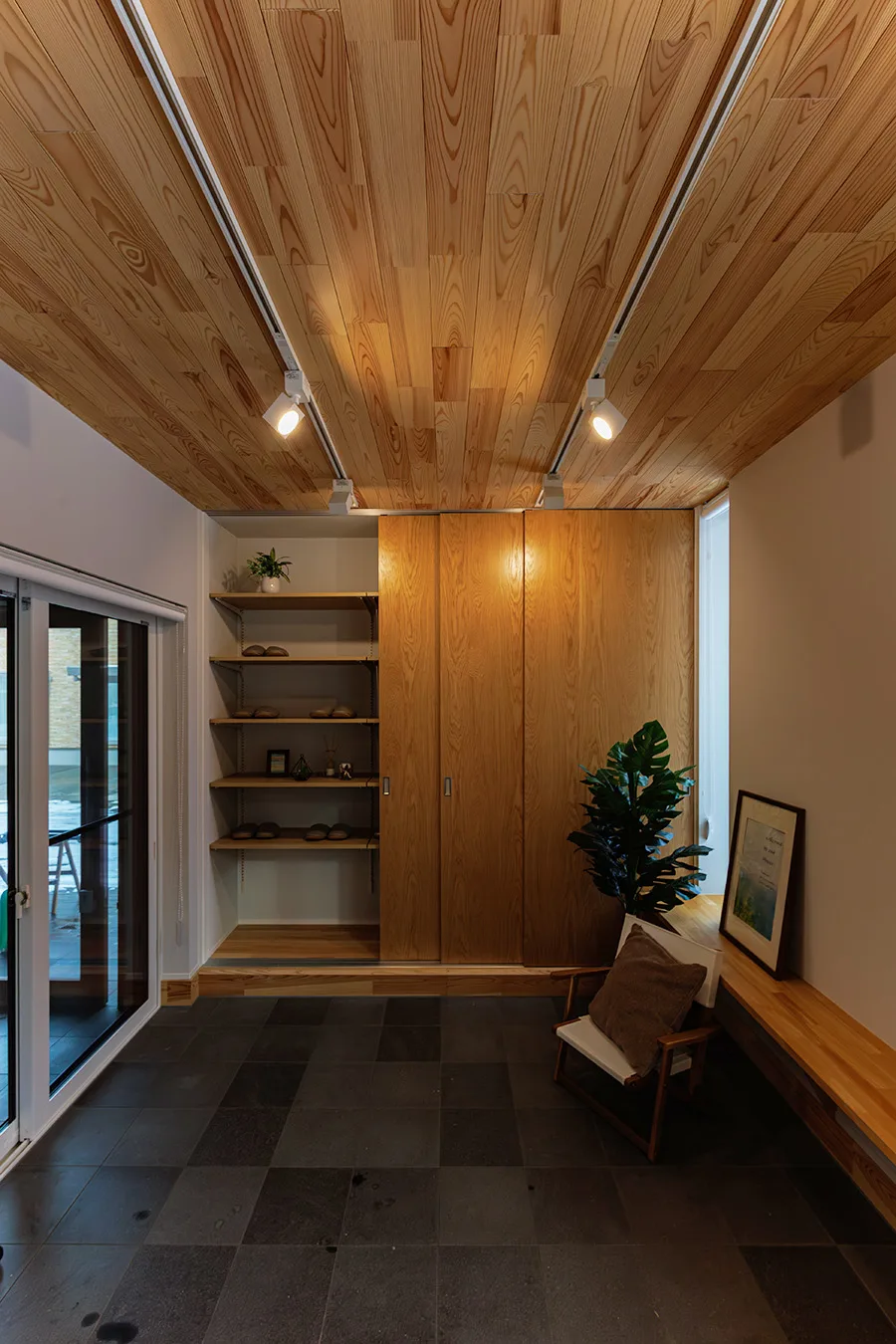 内土間では天気を気にせず、趣味を楽しめる